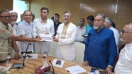 হাজীগঞ্জে ২৯টি পূজামণ্ডপে সংসদ সদস্য মমিনুল হকের আর্থিক অনুদান প্রদান