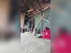 হারিয়ে যাচ্ছে গ্রামবাংলার ঐতিহ্যবাহী ঢেঁকি : এখন আর শোনায় না সেই ধুপধাপ শব্দ