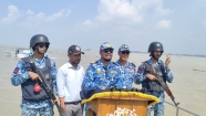 মেঘনায় কোস্টগার্ডের বিশেষ অভিযান : ৬ দিনে বিপুল পরিমাণ কারেন্ট জাল ও নৌকাসহ আটক ৪৪