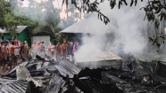 কচুয়ায় বৈদ্যুতিক শর্ট সার্কিটে প্রবাসীর বসতঘর পুড়ে গেছে